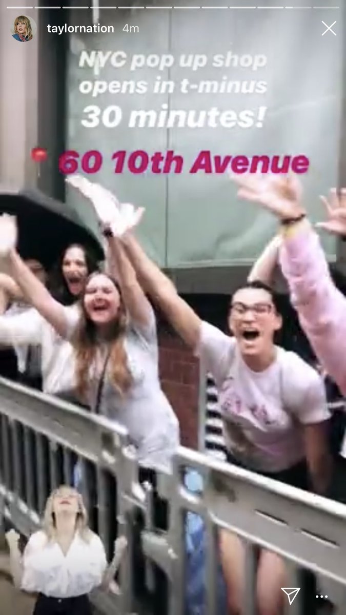 PaperRingsTS13's tweet photo. I miss Release Week so much 🥺😭 And I missed Taylor by a day when she showed up at the pop up store. I was so upset. 🥺😭😭  #LoverReleaseWeek #MissThisSoMuch @taylorswift13 @taylornation13 https://t.co/ygNuGKSWr7