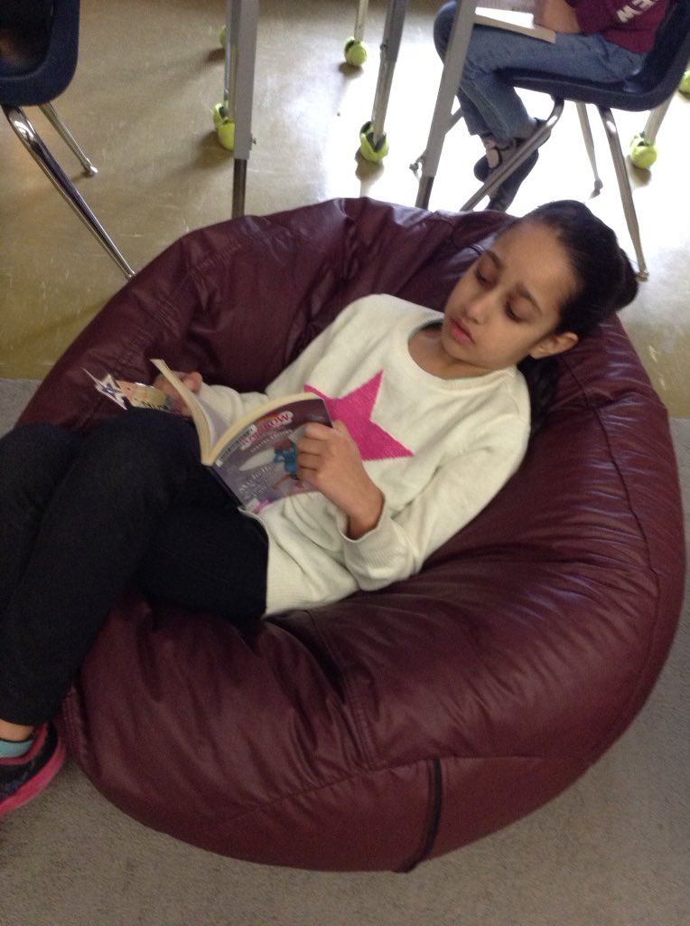 m_porterbc's tweet photo. We did  stop, drop, and read. There are reading. #reading #stop #drop #read @deltasd37 @JarvisSchool Tweeted by D.S. https://t.co/hqrVVOyqZH