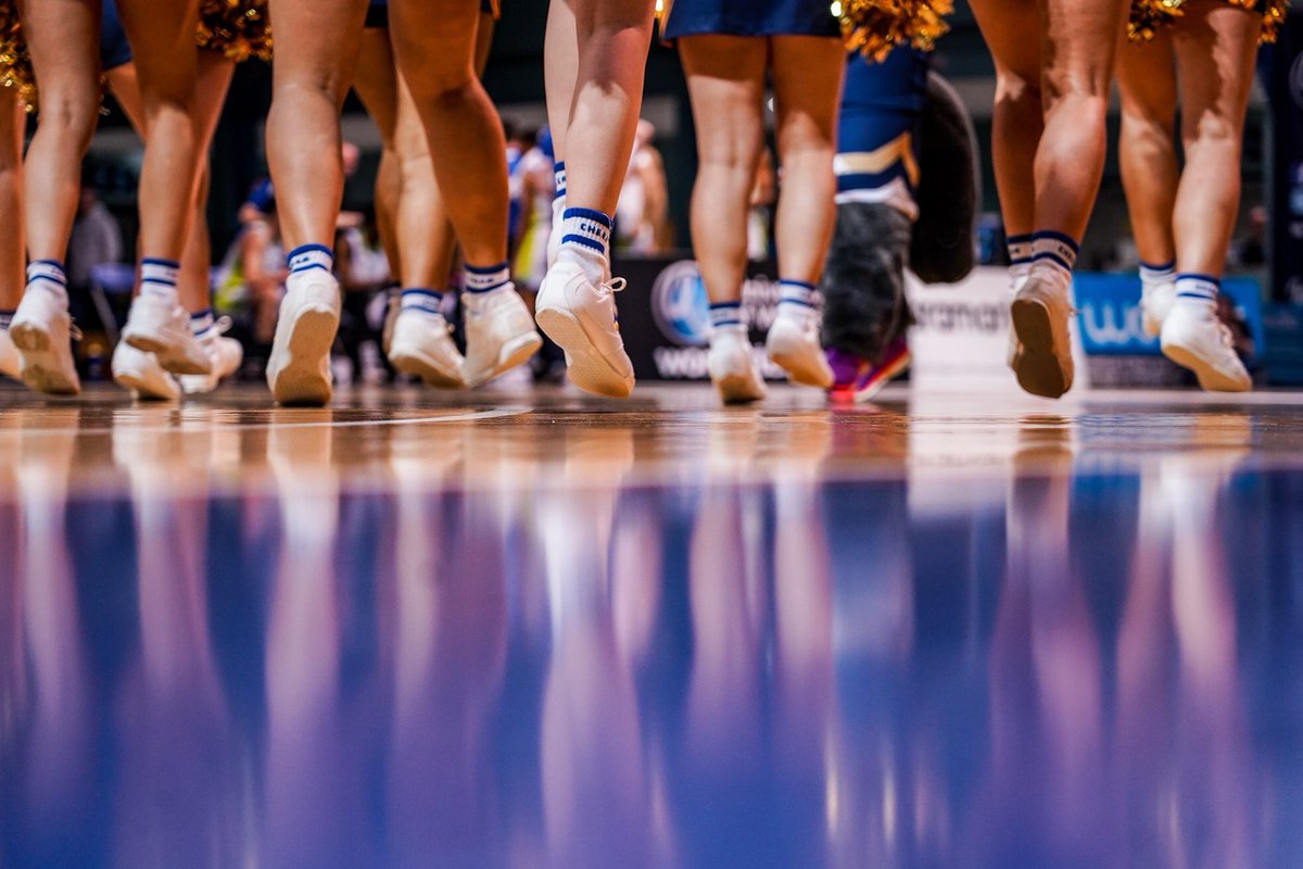 WorcsWolverines's tweet photo. These feet mean business tonight #letsgogirls  💙💛🏀 https://t.co/FahDgXxZRE