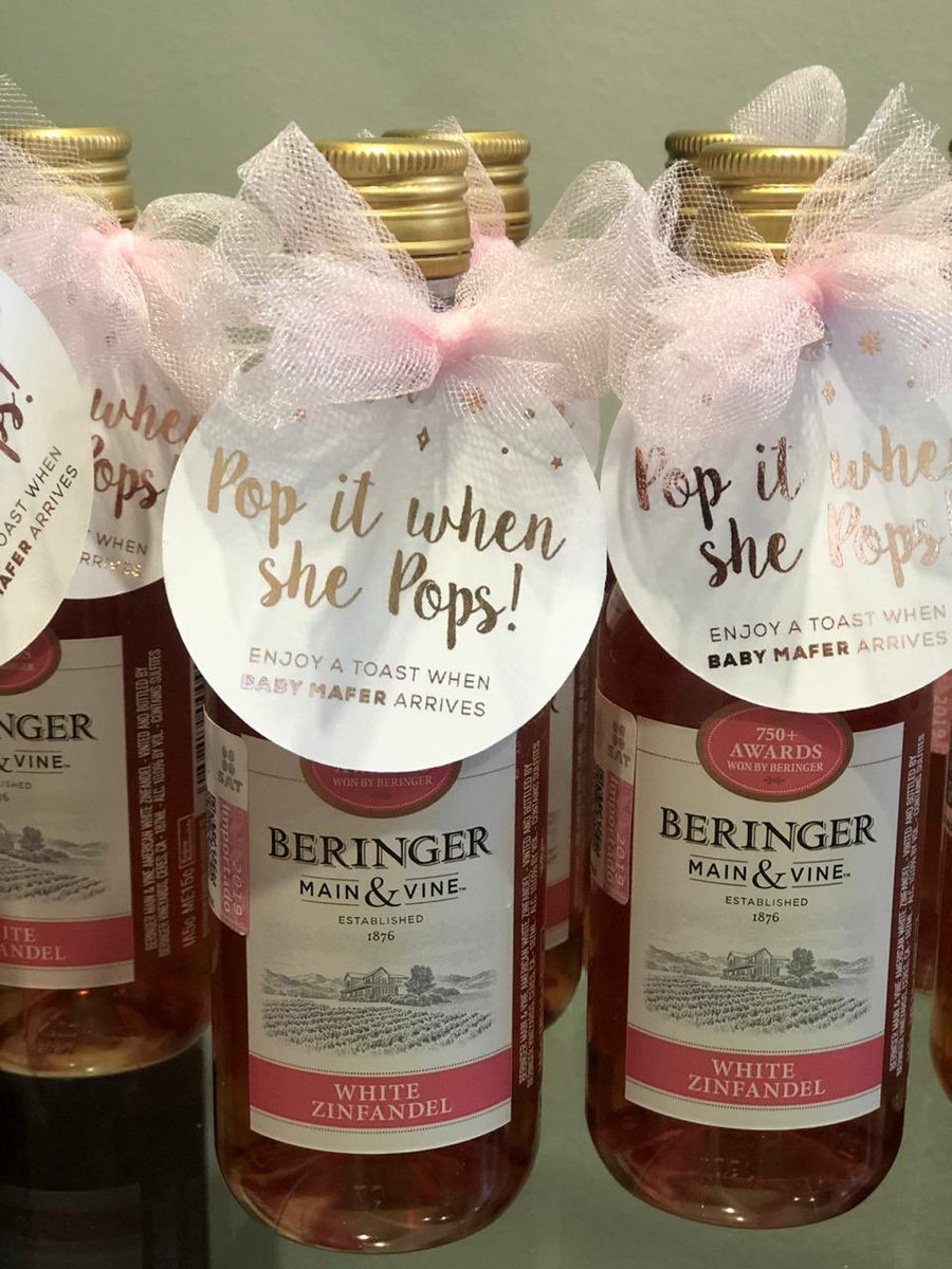 LiLMacias's tweet photo. #popitwhenshepops🍾 #babyMaFer #chiquifriends #itsagirl #mylittlepeanut 🥜 https://t.co/PJFAroREGK
