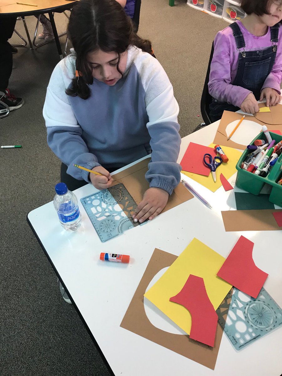 mini_pizzas's tweet photo. Making Fraction Pizzas #oneflagstone https://t.co/o5zGJNsZIv