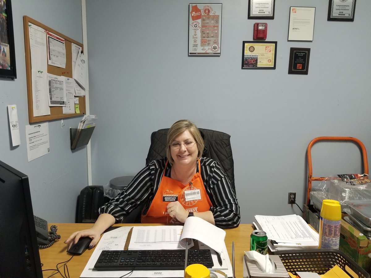 Munchie1173's tweet photo. #SafetyLunch #618DaysSafe #AbercornHomeDepot #OrangeFamilia #TakingCareOfOurPeople @MarkMills0122 @TammyColemanTHD @THDCaroHernandz @pettaway_shea https://t.co/JkijMHW9tq
