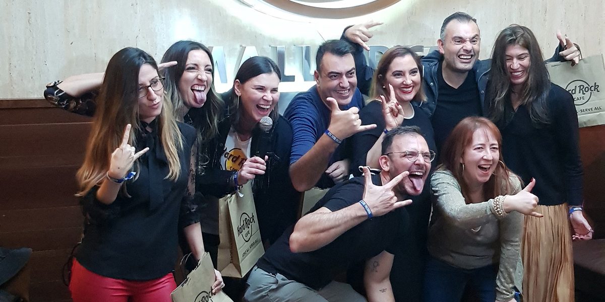 Hoy hemos celebrado el #DiadelaPublicidad con <a href="/marketingrocks_/">Marketing Rocks</a>, un evento donde se ha destacado tanto la calidad de las ponencias, como la excelente organización de <a href="/_nadianemer_/">Nadia Nemer</a> y todo su equipo. ¡Nos vemos en la 5ª edición de #MarketingRocks! 🤟 
Post 📲 acopuo.com/celebramos-el-…