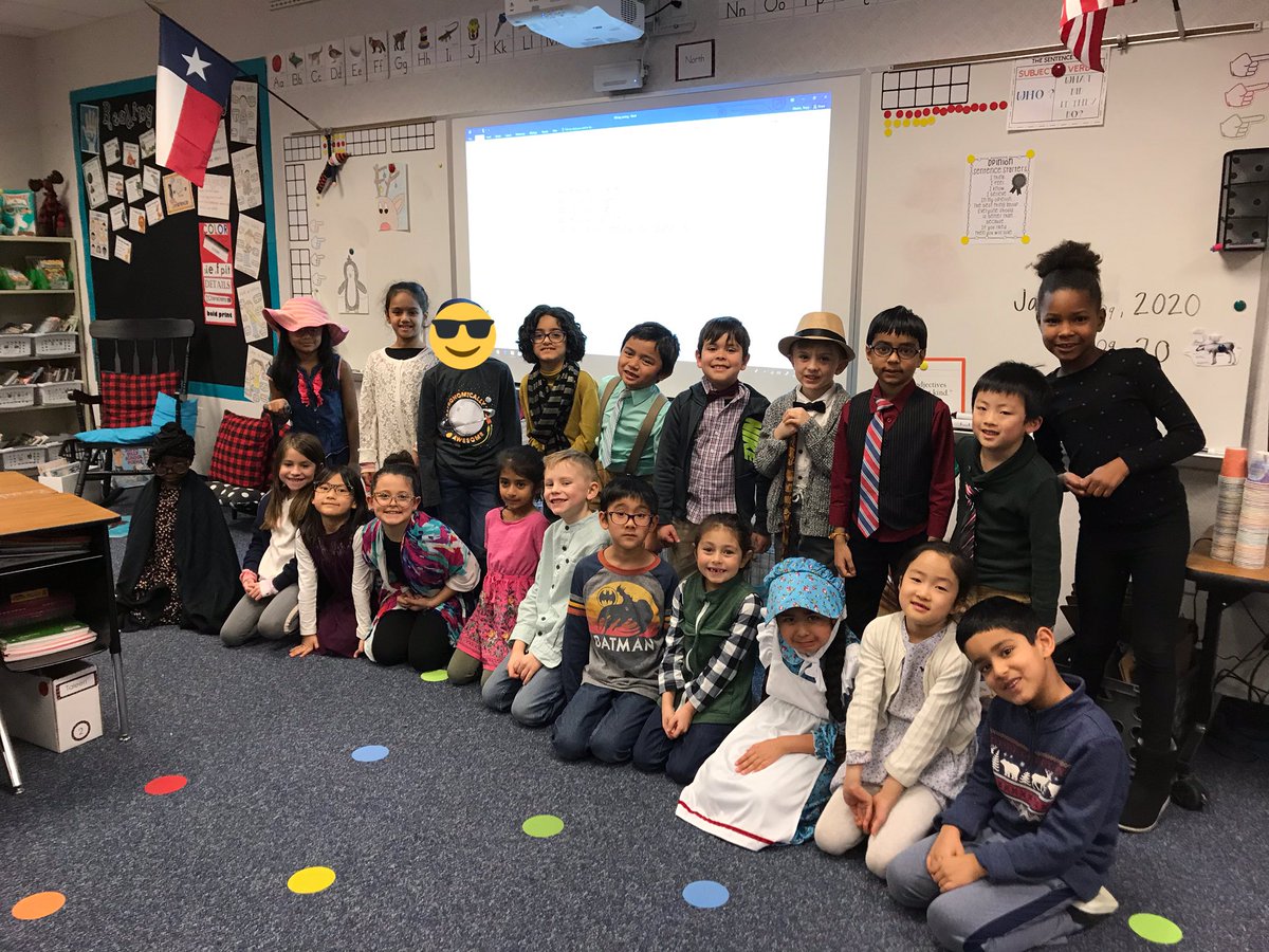 Kinder_Moose's tweet photo. Firsties enjoying the 100th day of school! @LindseyElem https://t.co/wvNVgad8hk