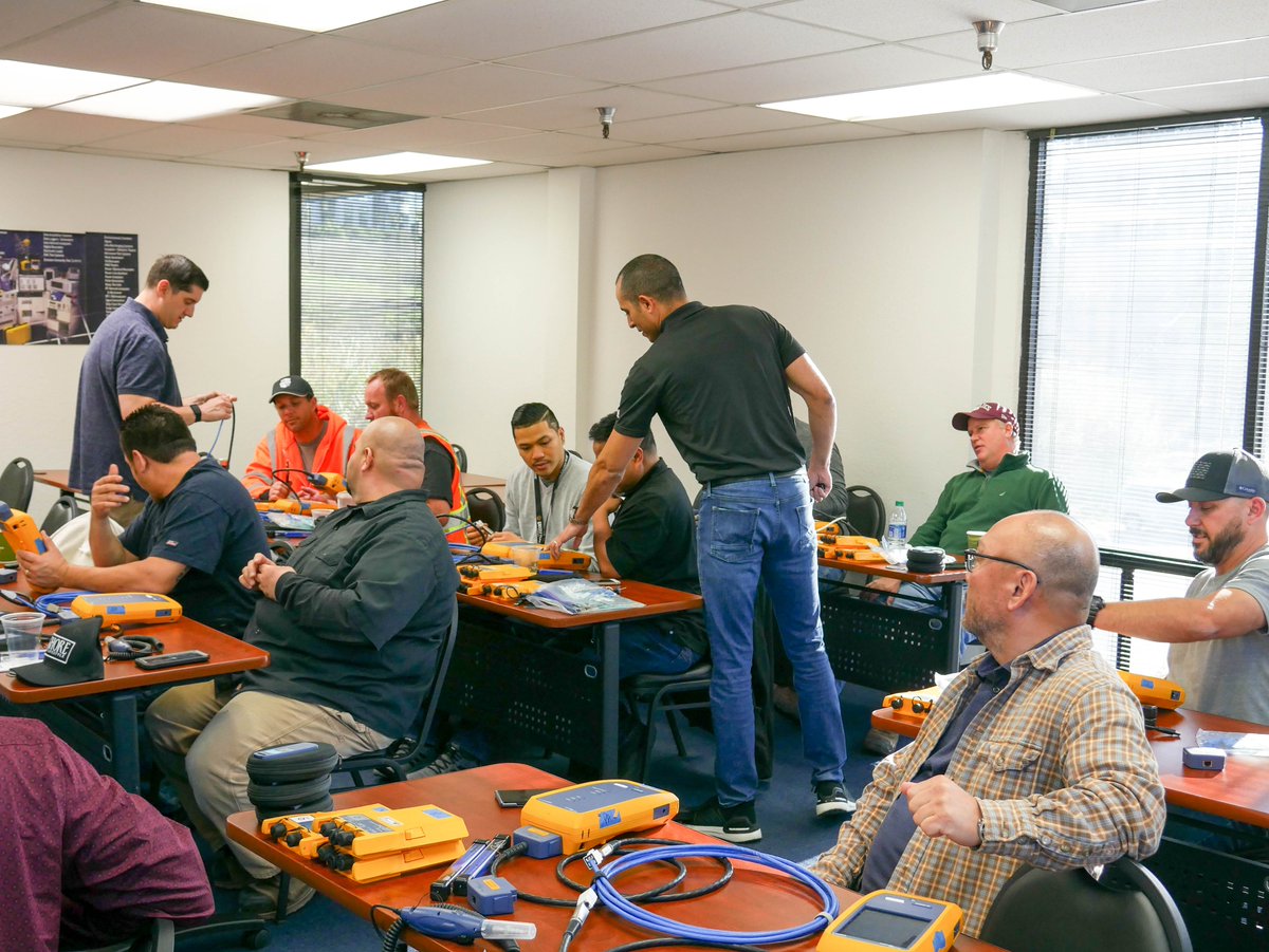 ATECorp's tweet photo. Sharpening our copper and fiber cabling skills one workshop at a time. We would like to thank @FlukeNetDCI for coming out to present.
For more information about the Fluke Versiv family of equipment visit https://t.co/Aj9cGXMaLe
#5G #BigData #FlukeTools #Versiv #ClickRentTest https://t.co/kbpbCVWNUl