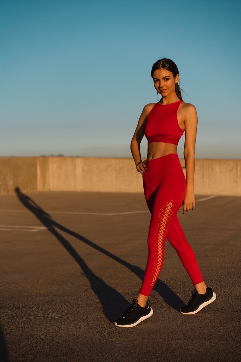 VictoriaJustice tweet picture
