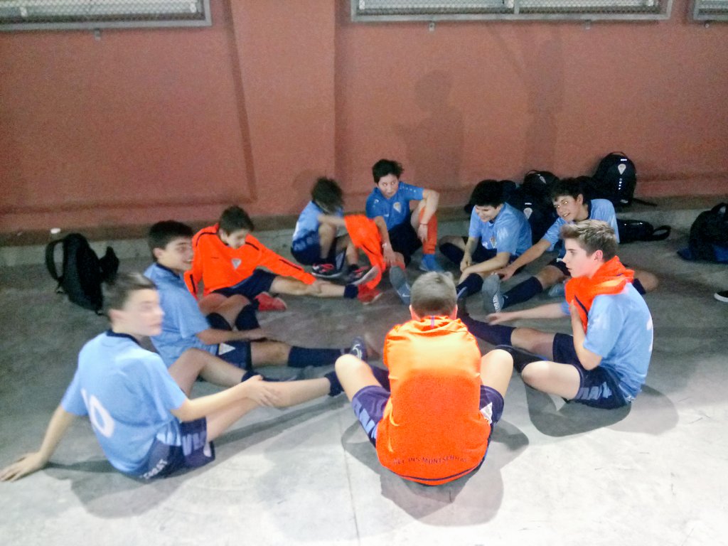 AEEINSM's tweet photo. ⚽#RESFSALACEEB Institut Escola Turó de Roquetes (AE Babar) 1-5 #PreInfantilAFSM Segona victòria en els 2partits jugats en aquesta #2aFase #CEEB @elconsell Sense jugar massa bé l'equip ha competit novament de forma excel·lent #Seguim #FSala #Futsal #AEEINSMontserrat @AEEINSM https://t.co/Oy8PXN78NF