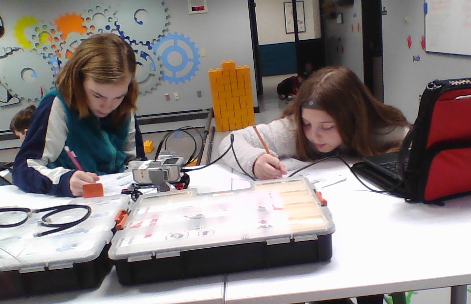 LCSPride's tweet photo. 5th Gr has been running challenges using the Mindstorms EV3 kits. Students are designing a program that will allow a simple robot car to do the coding trail. We are thankful to volunteers from IBM who have worked with us as well! #ibmgrant https://t.co/WAEvyeODzH