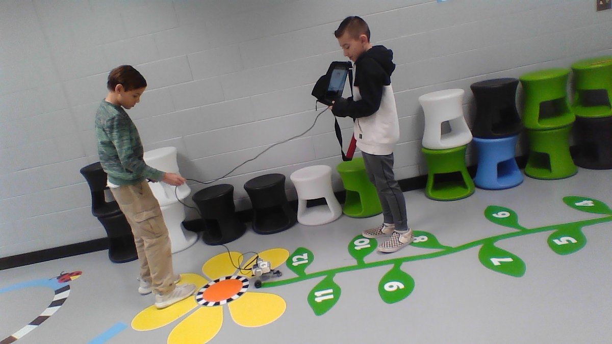 LCSPride's tweet photo. 5th Gr has been running challenges using the Mindstorms EV3 kits. Students are designing a program that will allow a simple robot car to do the coding trail. We are thankful to volunteers from IBM who have worked with us as well! #ibmgrant https://t.co/WAEvyeODzH