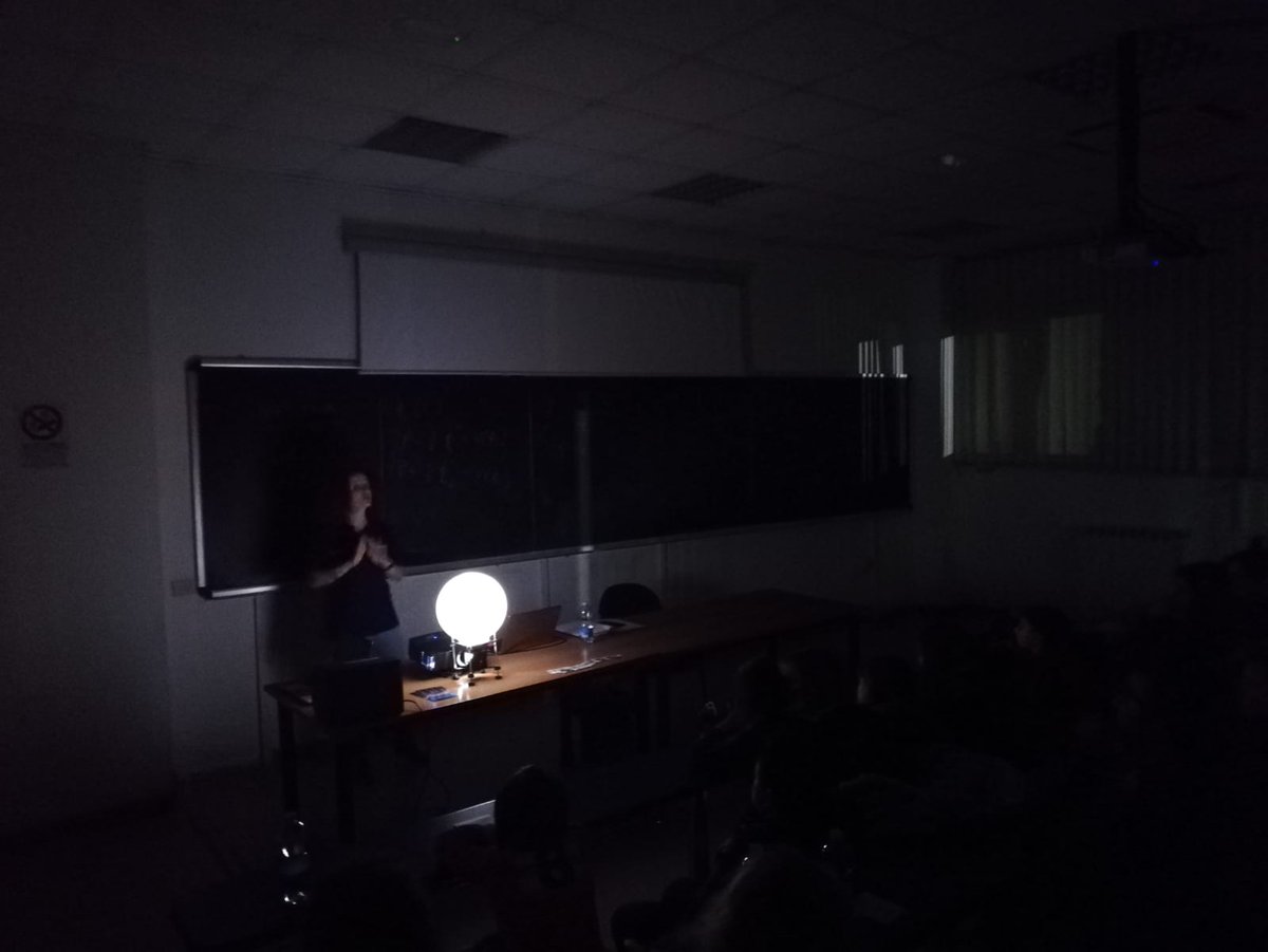 INAF_IAPS (@inaf_iaps) on Twitter photo <a href="/900Martina/">Martina</a> con Pianeti in una Stanza per Occhi sulla Luna, a #RomaTre! 🌔
#piar <a href="/AssSpeakScience/">Speak Science</a> <a href="/AstroGardenRM3/">AstroGarden</a> <a href="/900Martina/">Martina</a> con Pianeti in una Stanza per Occhi sulla Luna, a #RomaTre! 🌔
#piar <a href="/AssSpeakScience/">Speak Science</a> <a href="/AstroGardenRM3/">AstroGarden</a>