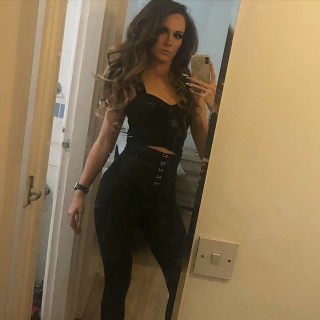 lipsticklifer's tweet photo. Hair : waist ratio on point tonight 💁🏼‍♀️
—————————————————
#bighair #bighairdontcare #fridayvibes #fridaynight #snatched https://t.co/lz0ZiTb0lw https://t.co/U7AcSAJqlu