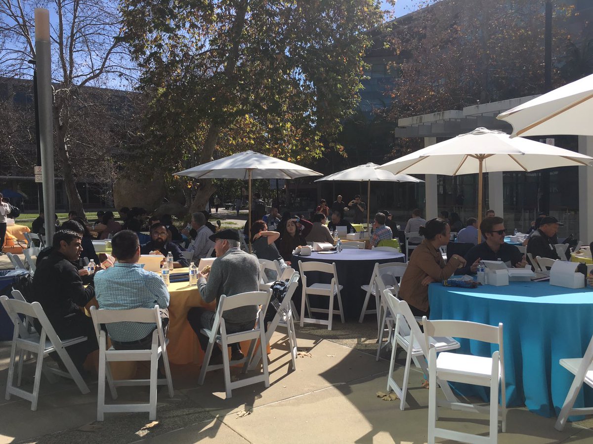 ucsd_cse's tweet photo. We all need a break to eat! Lunch time at the #UCSD #CSEOpenhouse https://t.co/SK8M6FuSEU