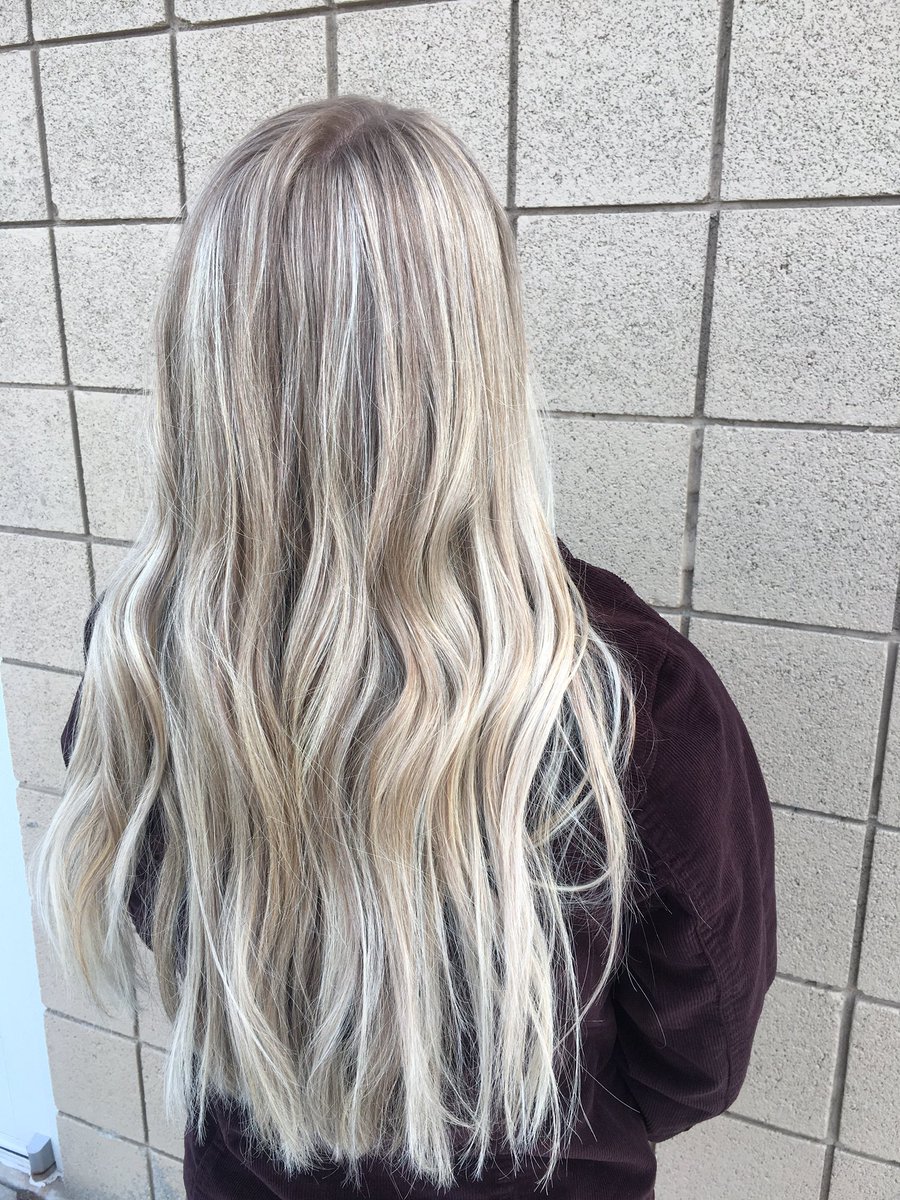 syerraloomis's tweet photo. ♥️ doing hair https://t.co/ff6vuGnF1U