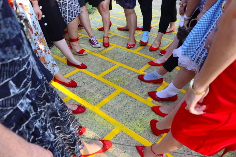 abusuttil2's tweet image. St Joseph's Primary School Kingswood students were invited to follow the Yellow Brick Road and teachers promised they would put their best red shoe forward, while Dorothy and Scarecrow were there to meet and greet students  as they made their way into class.