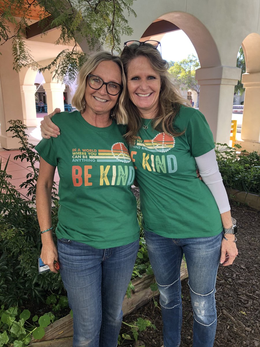 Teachers are taking the #thegreatkindnesschallenge to heart! Love those matching shirts and the school spirit.
⁦<a href="/Nichols_Navig/">Nichols Navigators</a>⁩