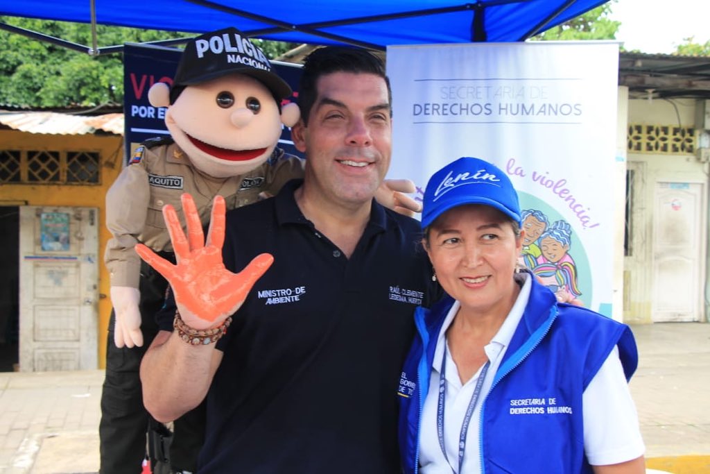 EcuadorMAE's tweet photo. #Puebloviejo | El ministro @raulclementelh participó en las #BrigadasTodaUnaVida, junto a @cesarlitardo, presidente de la @AsambleaEcuador; @DrCamiloSalinas, gobernador de la @Gober_LosRios; @marcosgonzana, alcalde de la @AlcaldiaPviejo, entre otras autoridades locales. https://t.co/urftEoz6yo