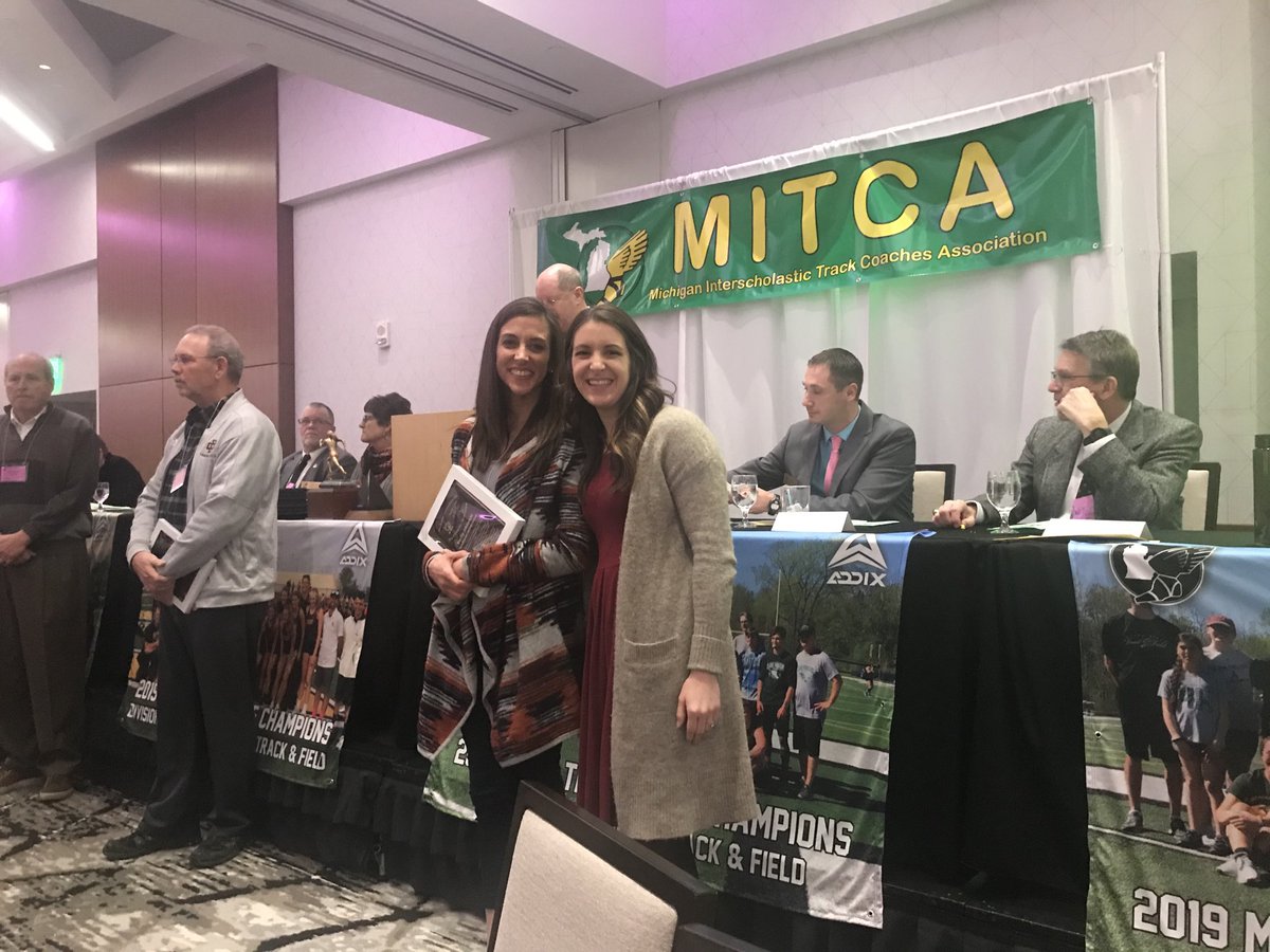 WoodhavenHigh's tweet photo. Woodhaven’s own Coach Becky Jablonski awarded the Michigan Track Coaches Association’s Middle  School  Track Coach  of the Year #trackhaven https://t.co/UlqWMNOZ4n