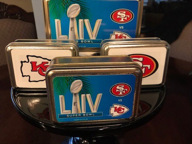 Sweeten Superbowl Game Day with your favorite team cookies, cupcakes, cakes and Sweet Table!

Mix and match your team favorites.  We have each team logo and the Superbowl logo with both teams represented in a single image too. 
702 363 3333
info@WonderlandBakery.com