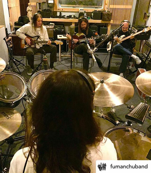 OCDrumLessons's tweet photo. Posted @withregram • @fumanchuband Fu Manchu getting sounds in the studio today playing “Speed King” by Deep Purple. We didn’t record it though...or did we??? Maybe next time. #fumanchu #fumanchuband  photo - Jim Monroe @ludwigdrumshq #ludwigdrums @s… https://t.co/QjLB7bULrv https://t.co/ZDpIiNiiSh