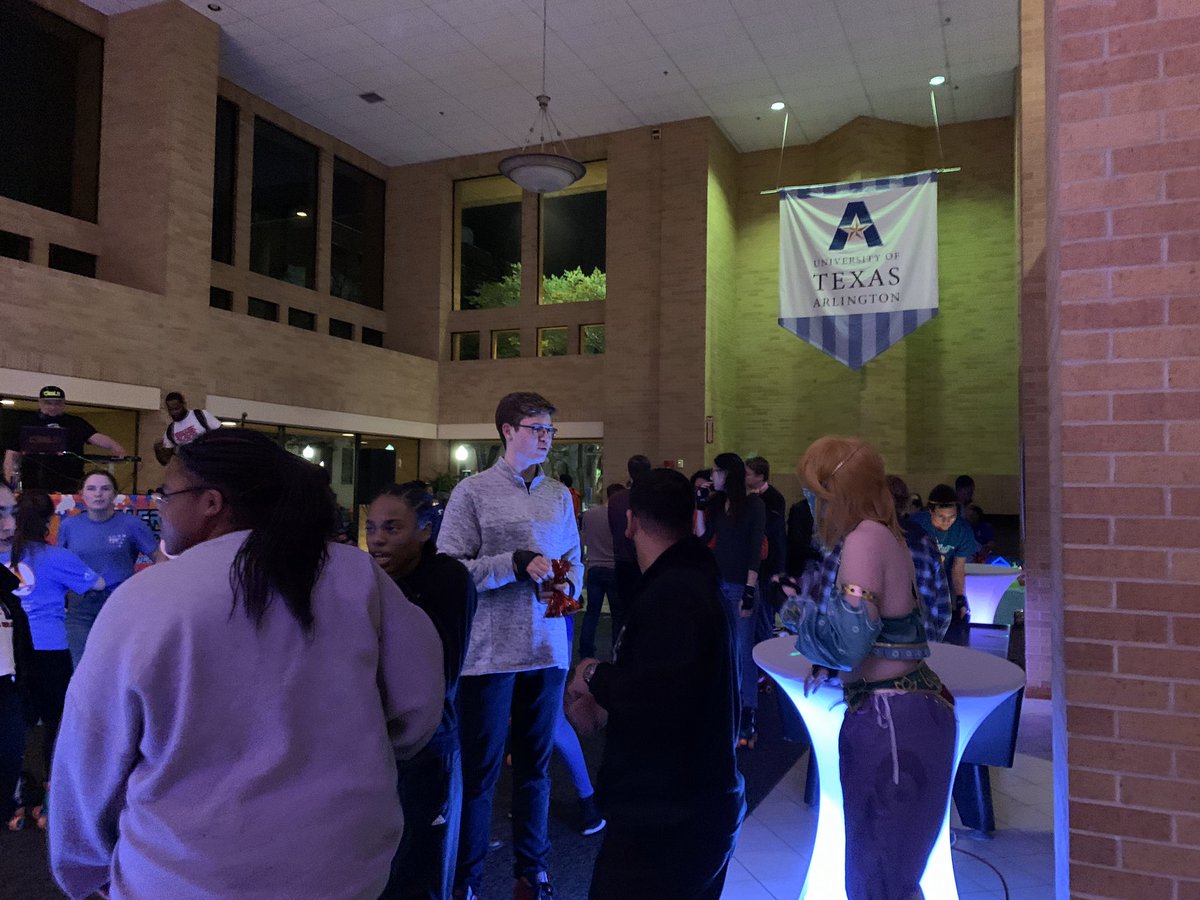 UTArlington's tweet photo. A roller rink, an oxygen bar, plenty of games and a DJ...
What a great way to spend a Friday night at UTA!
#Rollercade | #MavUp https://t.co/KVdkMasyqb