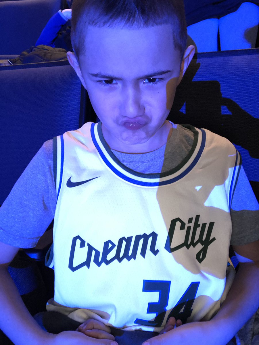 elizabeth037's tweet image. Mean muggin’ in the cream city gear @Bucks #FearTheDeer #KohlsCourt