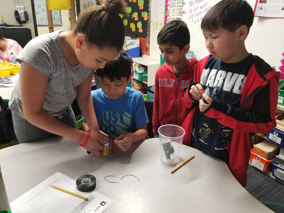 Ms_Young_Melzer's tweet photo. It took a couple of days, but every group figured out how to transfer energy from a battery to a lightbulb! 💡 https://t.co/uol2SsJuzd