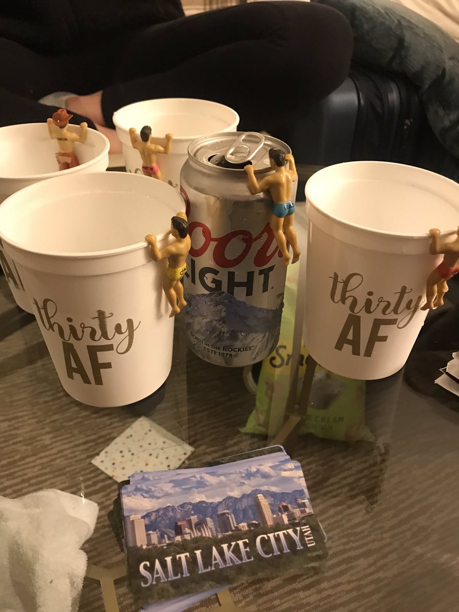 LBarnhardt09's tweet photo. When you go to SLC for the @mirandalambert concert for a girls 30th birthday weekend from Idaho.... you play asshole in the hotel room. Feel better Miranda! 💕#slcutah https://t.co/1tSgHBDzd2