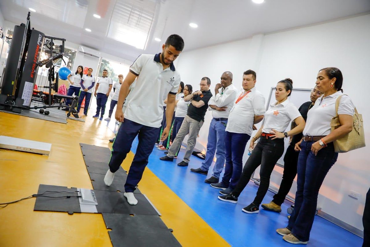 EstradaCarlosM's tweet photo. El ambiente de biomecánica del movimiento, permite poner en acción el deporte 4.0, a través uso de tecnología avanzada para evaluar minuciosamente la condición física de los trabajadores. #SENARevoluciona https://t.co/Rs68YJ82Sb