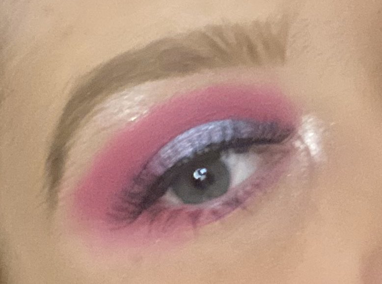 beth3105's tweet photo. @Harry_Styles 🎉HAPPY BIRTHDAY🎉 and thank you for everything you have done for me you inspire me everyday to Be me and I have inspired this look on your new album FINE LINE #STREAM thanks you so much and 🎉HAPPY 26TH BIRTHDAY #HappyBirthdayHarryStyles #fineline #WallsIsComing https://t.co/gf7s231nTp