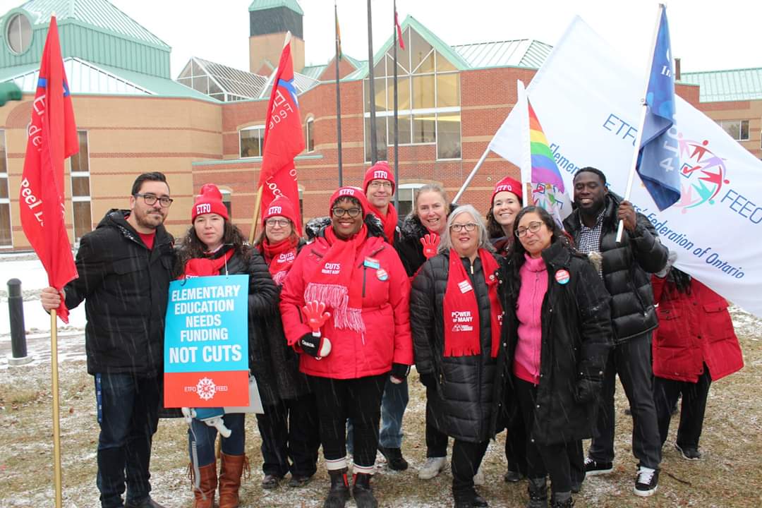 romanaandahmad's tweet photo. Thank you for the opportunity to speak today at the Central Board Office Rally at PDSB.
#ParentPowerActivated #ETFOsolidarity #CutsHurtKids #ProtectFDK #SmallerClassSizes #InvestInSpecEd #NoMandatoryELearning #SettleAFairDeal https://t.co/VQm1Q3T0cq