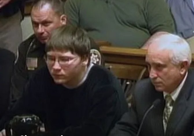 VVeritatum's tweet photo. Andy Colborn worked PATROL, not at the jail! He worked Noon to 8 PM shift...yet when Brendan's verdict comes in at 10 PM, he's called to the jail to walk him in &amp; sit directly behind him when verdict is read. This was done ON PURPOSE. P.O.S! @ZellnerLaw @Jacks1961 @Rookie1082 https://t.co/YysfocljUN