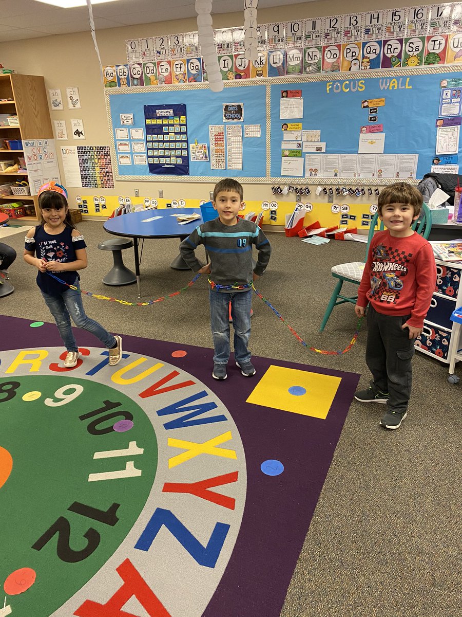morgan_long123's tweet photo. Celebrating the 100th day of Kindergarten! https://t.co/7aWkyttgnJ