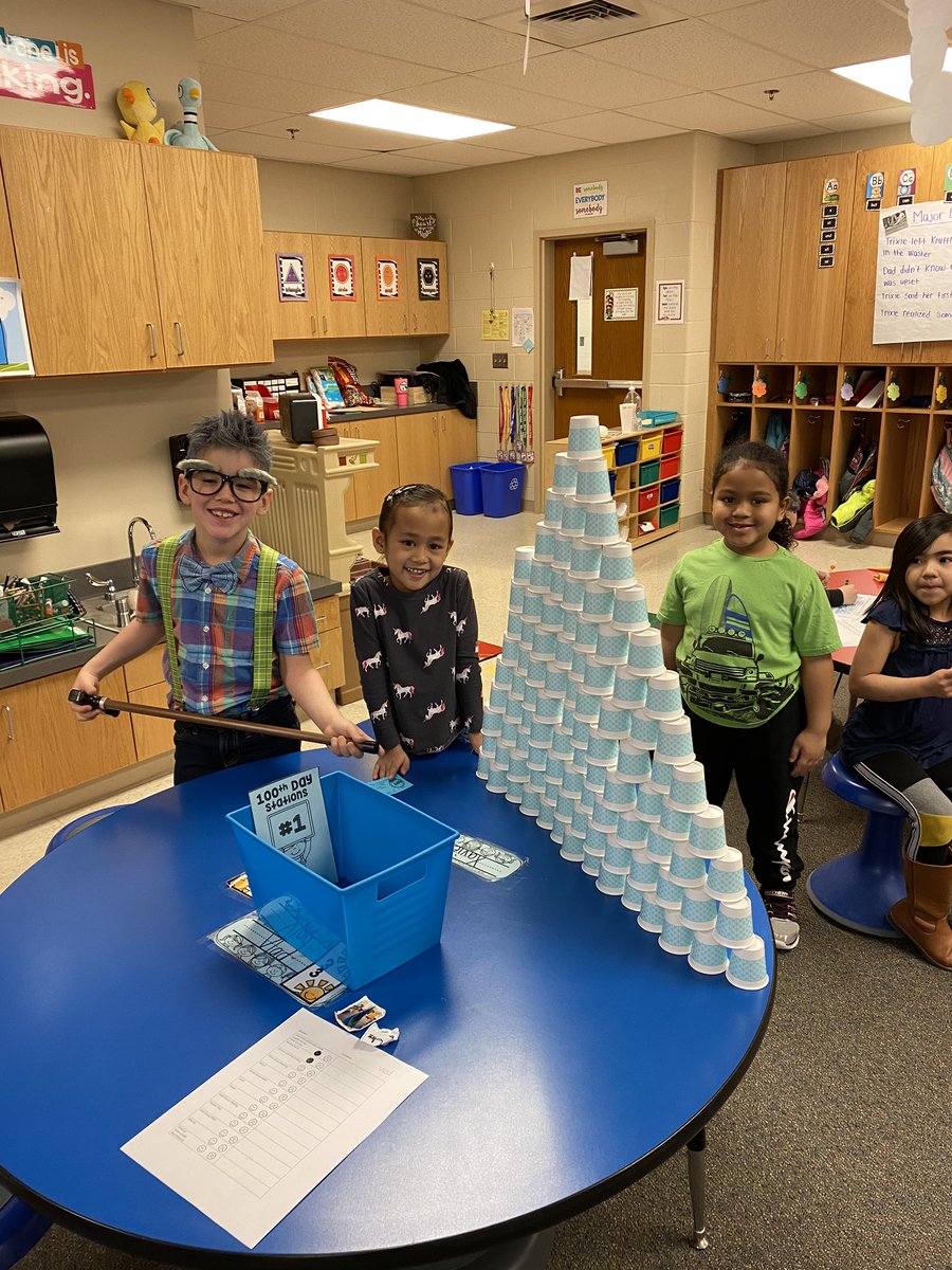 morgan_long123's tweet photo. Celebrating the 100th day of Kindergarten! https://t.co/7aWkyttgnJ