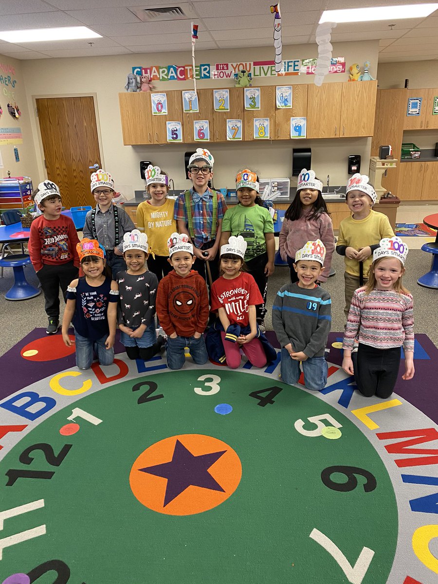 morgan_long123's tweet photo. Celebrating the 100th day of Kindergarten! https://t.co/7aWkyttgnJ