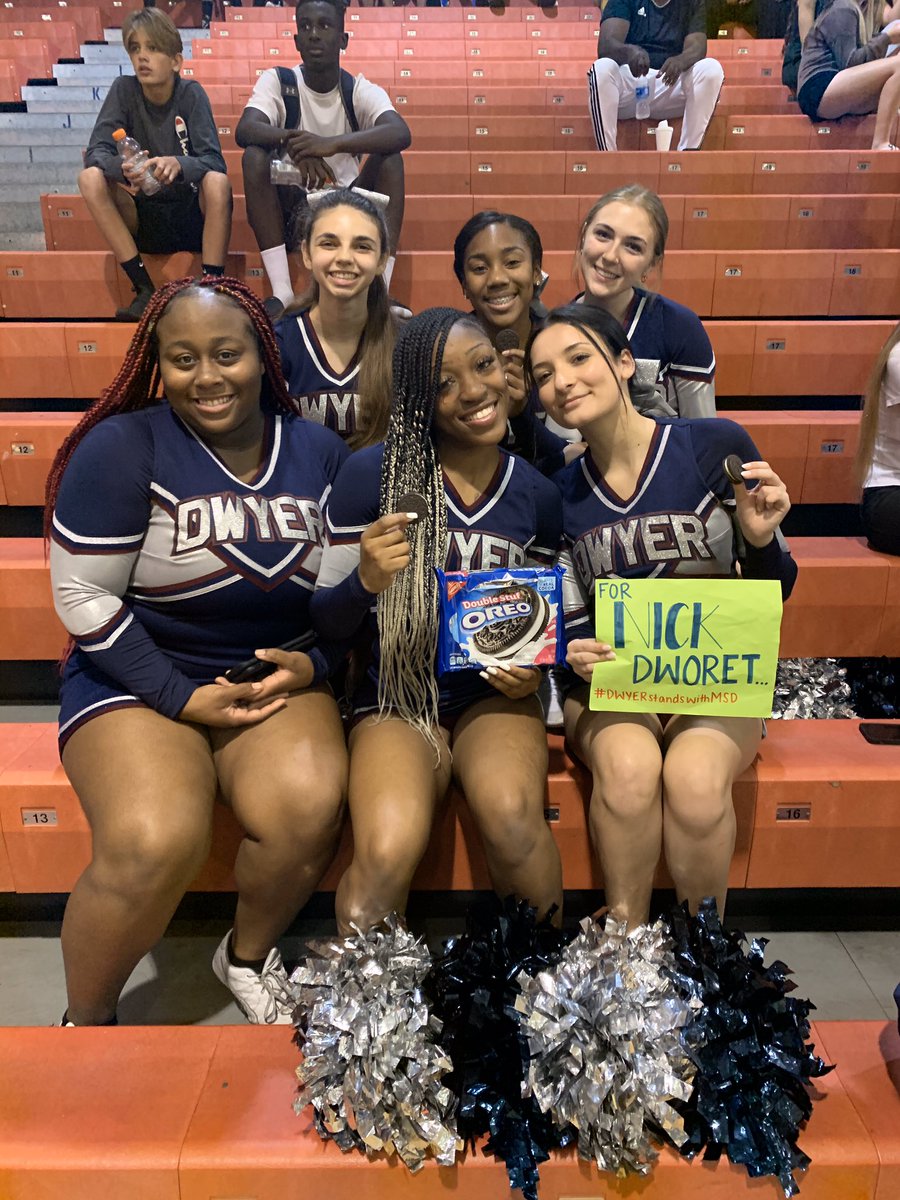 DwyerCheer's tweet photo. Oreos for Nick Dworet 💙 #dwyerstandswithmsd @DwyerHS @DwyerPrincipal @DwyerAthletics https://t.co/yG5xb6vvez