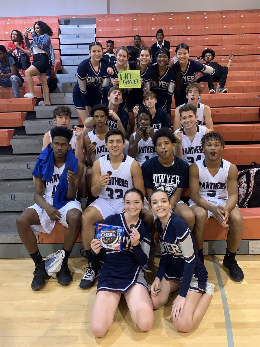DwyerCheer's tweet photo. Oreos for Nick Dworet 💙 #dwyerstandswithmsd @DwyerHS @DwyerPrincipal @DwyerAthletics https://t.co/yG5xb6vvez