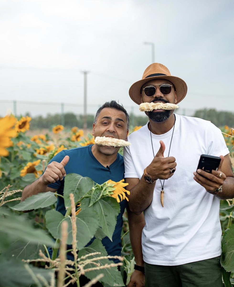 PizzaChefJohnny's tweet image. A little throw back to my time in the Abdali Farms with @musaed_1980 🌽😂