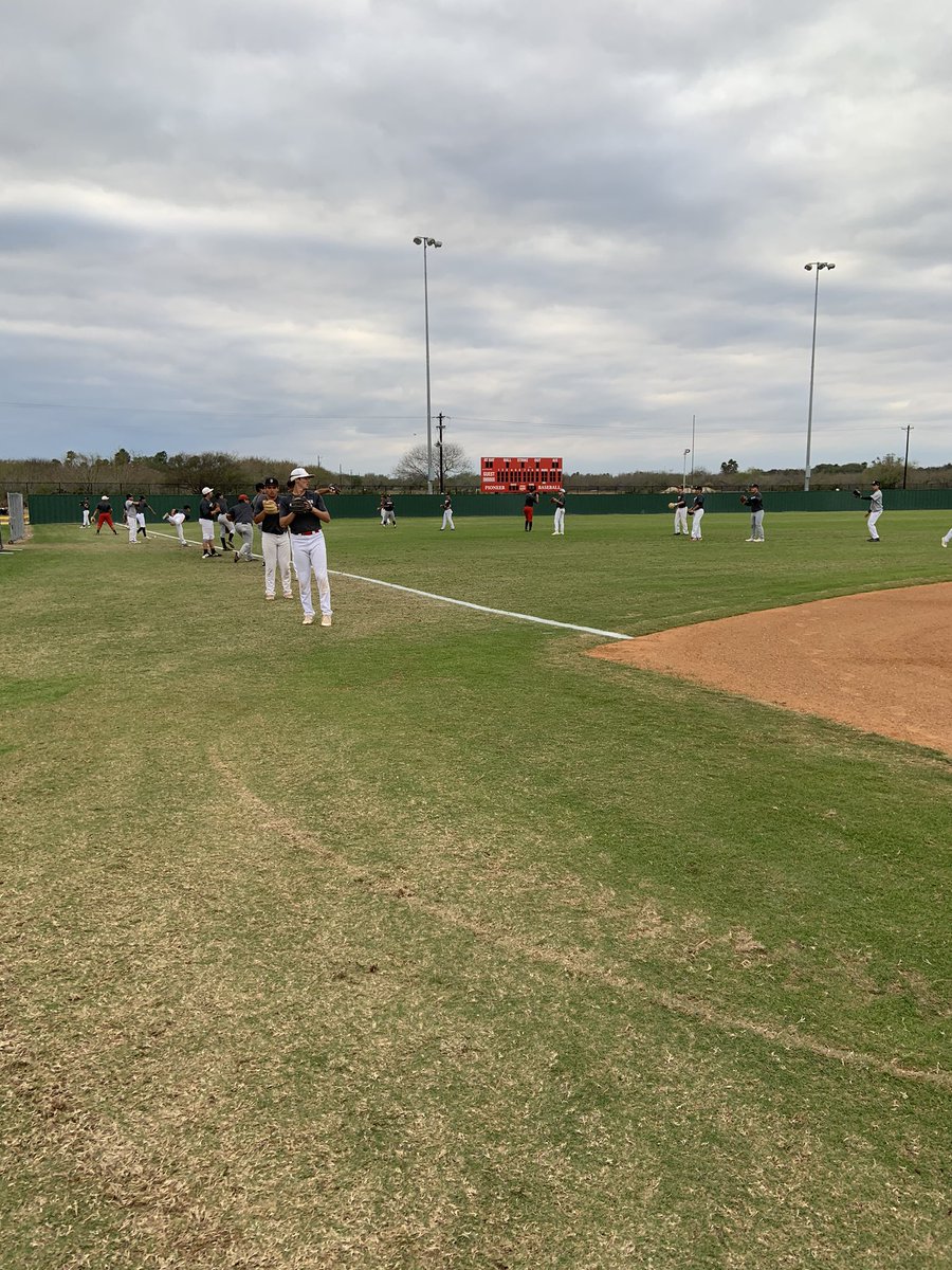 PioneerDbacks's tweet photo. Having some fun on Day 1.  Baseball season finally here @THSBCA https://t.co/hzYyNUIwTh