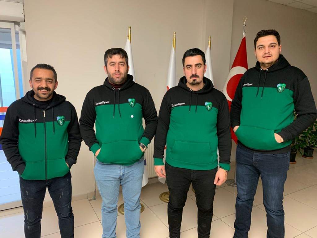kogace41's tweet photo. #Elazığ ve #Malatya'da #deprem bölgesinde zor şartlarda görev yapan basın emekçileri için "Meslektaşlarımız Üşümesin" kampanyamızda topladığımız yeni polarlarımızı sahiplerine ulaştırdık.Elazığ ve Malatyalı Meslektaşlarımız, tüm #KOGACE üyelerine teşekkür etti. https://t.co/xlXBePxt9u
