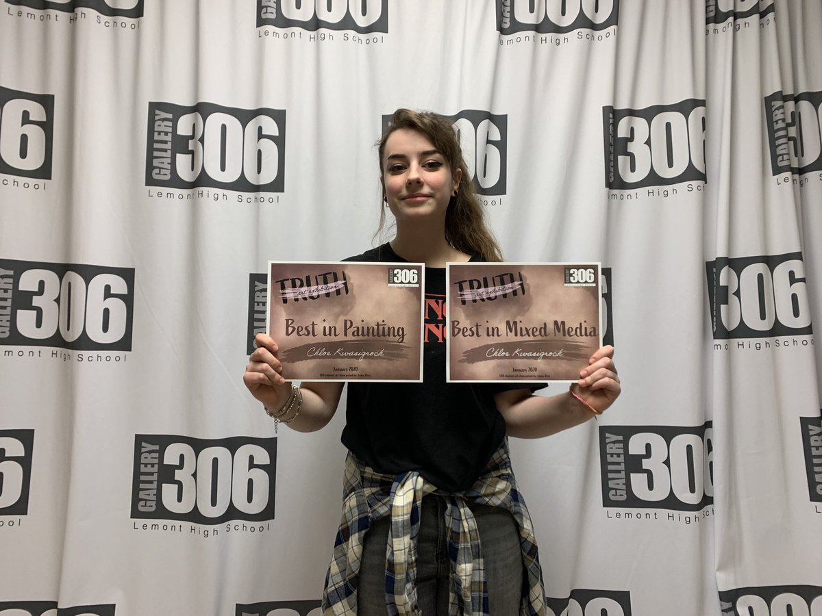 MrHennebry_lhs's tweet photo. Congratulations Chloe Kwasigroch on earning TWO awards at the “Truth” Art Exhibition in Gallery 306! Best in Painting & Best in Mixed Media! #lemontart #lhsart #gallery306 @MrsIdell_lhs210 @LHS210Jeglinski https://t.co/3urZtxWxud