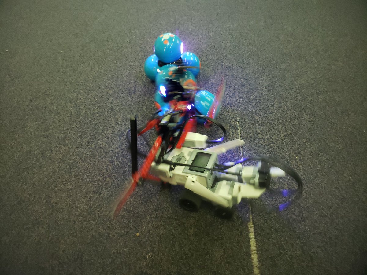 An epic battle of Dash versus Mindstorm! <a href="/WonderWorkshop/">Wonder Workshop</a> <a href="/LEGO_Education/">LEGO Education</a> #mindstorm #dash #Robotics #CLEstars