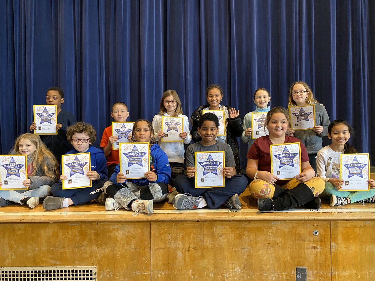 FtsdMrs's tweet photo. Congrats to these awesome 4th graders! #riverfrontrocks @FTSD_Riverfront https://t.co/6ezRKqY8Ez