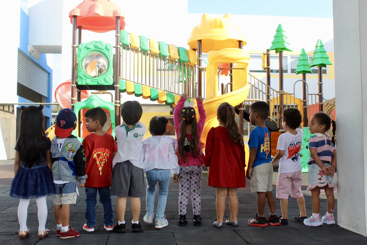 SABISCostaVerde's tweet photo. Today we celebrate SDRAWKCAB DAY with a civil day 👚👕 #backwardsday #civilday #SABISCostaVerde #SabisInternationalSchool https://t.co/kh5rCJRgOg