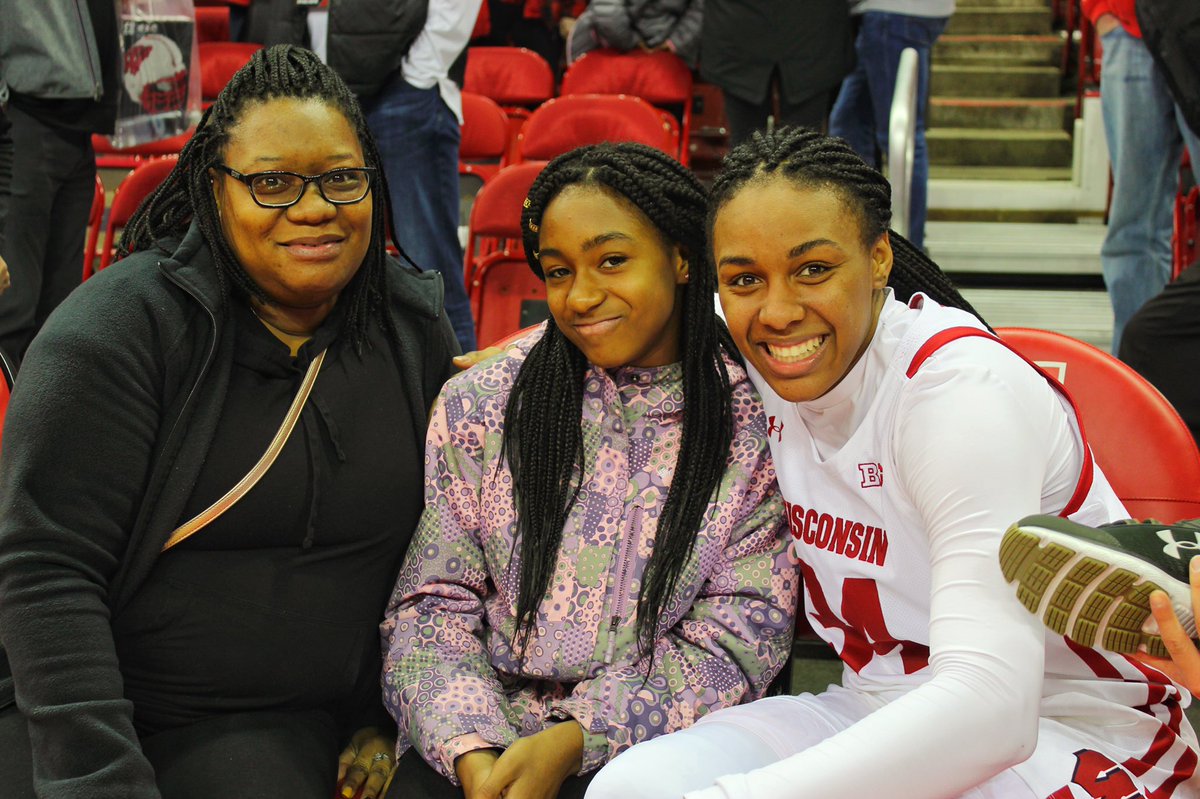 BadgerWBB's tweet photo. All smiles when weโre having fun ๐
#UWShoeProject #OnWisconsin https://t.co/7iDi8jKr4N
