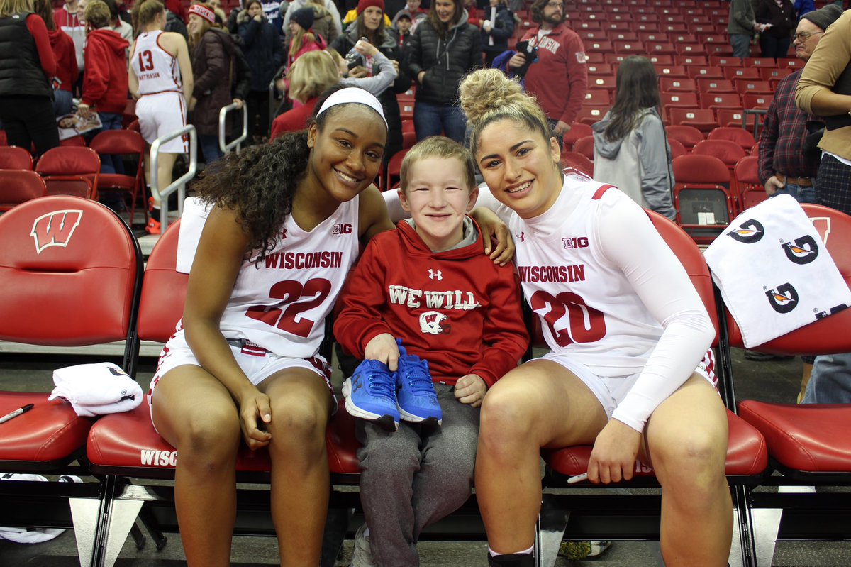 BadgerWBB's tweet photo. All smiles when weโre having fun ๐
#UWShoeProject #OnWisconsin https://t.co/7iDi8jKr4N