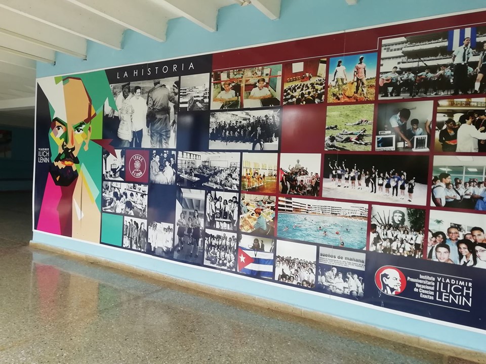 LuandaDiago's tweet photo. Uno de los mejores momentos de mi existencia fueron los transcurridos en la escuela Lenin, a esta le debo una buena parte de lo que soy hoy. Gracias Lenin por existir, gracias a la vida por haberme dado el privilegio de cursar mis estudios preuniversitarios en dicha institución. https://t.co/J9qTniS9oC