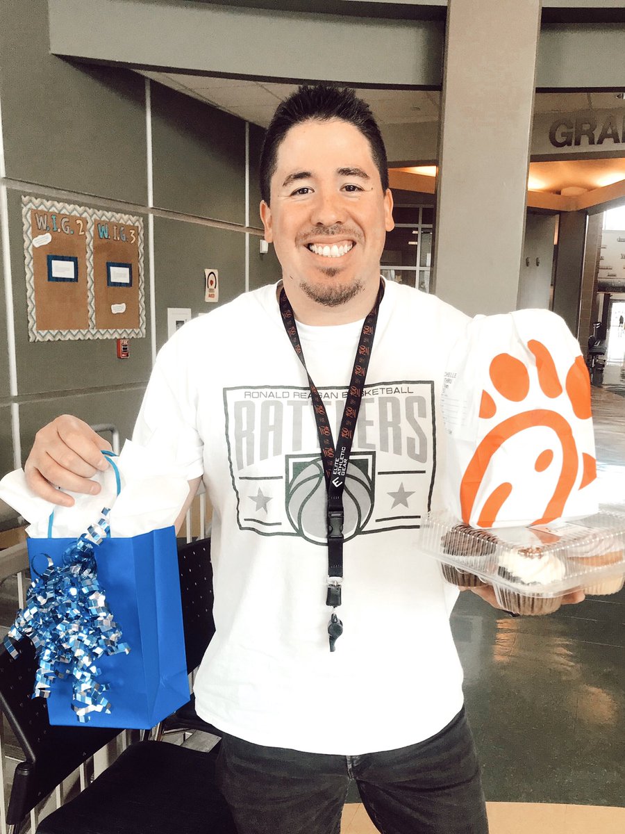 LopezMSPTA's tweet photo. We have another 1/2 birthday this week! The Lopez Football Moms keep tradition by celebrating all of our football coaches on their birthdays. Help us wish this incredible coach a Happy B-day!  Thank you Coach Peña for all you do for our athletes. @Lopez_Athletics @LopezPanthers https://t.co/Og0MyMg4FZ