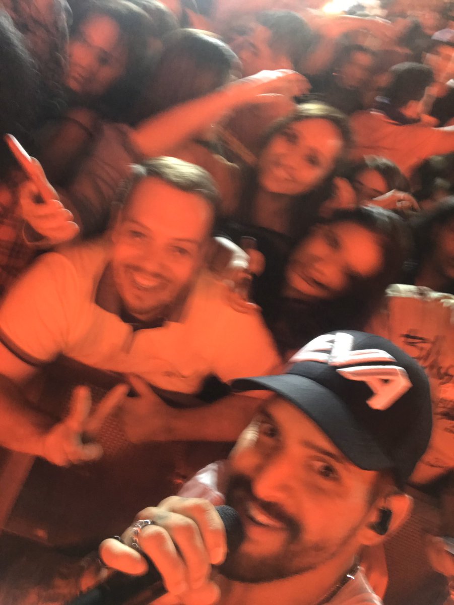 gbraido's tweet photo. @multishow @grupoeva O meu verão será completo mesmo daqui 3 semanas, no Bloco Eva em Salvador!
Abraço, Felipe e banda!!  #EvaEGominhoNoTVZVerão #TVZVerão https://t.co/DgOnCbUrC0
