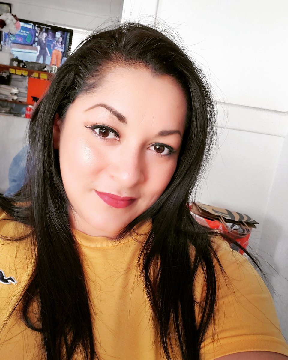 Hermosa73617419's tweet photo. Viernes 🥰🥰🥰🥰🥰 se llegó el último viernes de enero omg me estoy volviendo más fea oh no👉😘🥰😜😜😆😆🤣🤣 https://t.co/4c0mS0FEQz