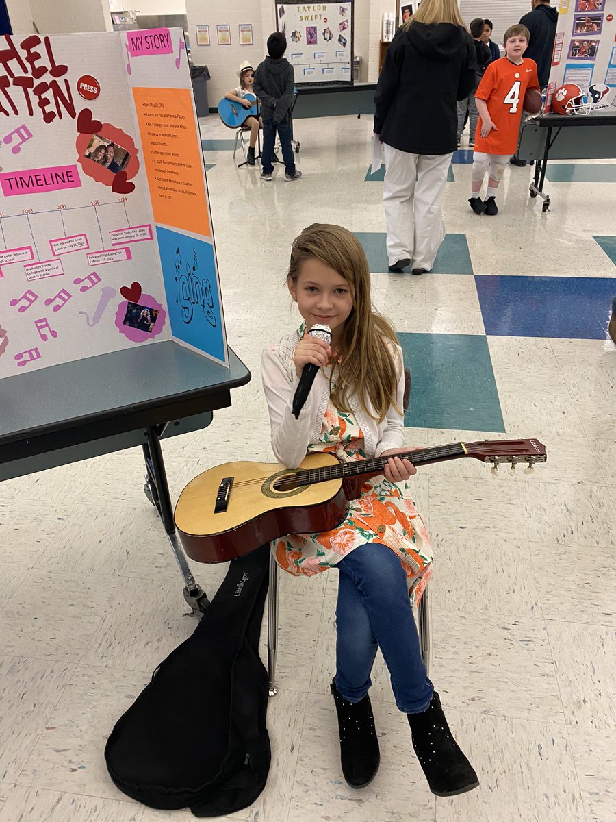 MishoeAngie's tweet photo. BLES 3rd grade GT wax museum. https://t.co/3zjpAvn976